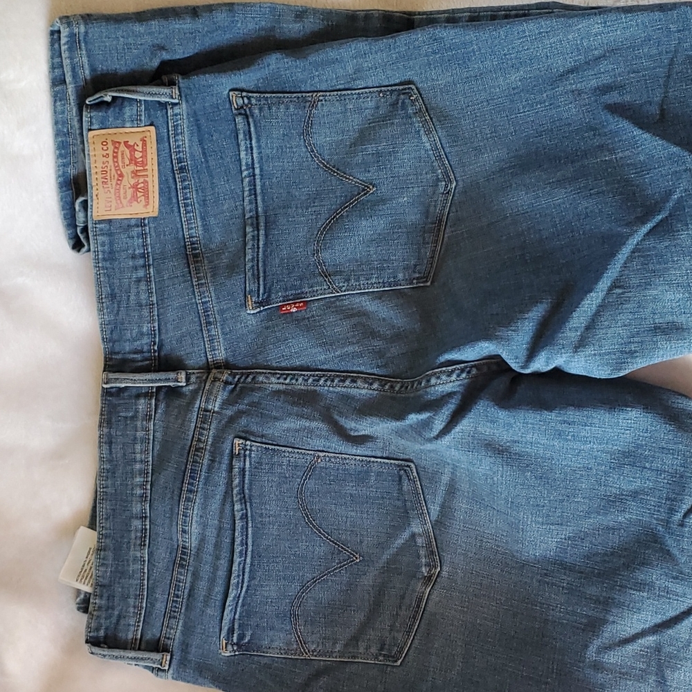 Levi's Mid Rise Skinny Jean - Picture 2 of 5